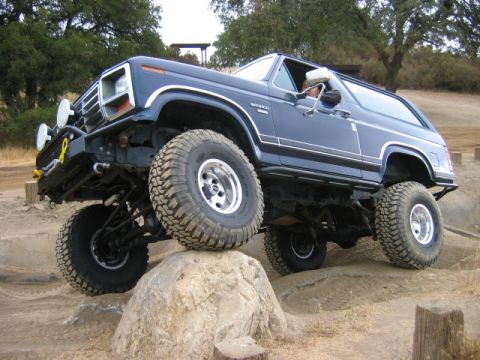 1985 Ford Bronco - frame twister