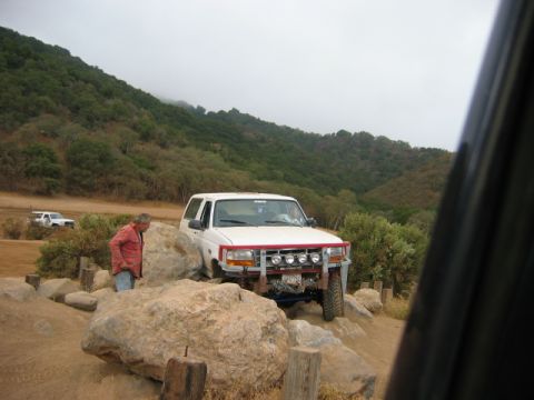 1985 Ford Bronco - crunch!