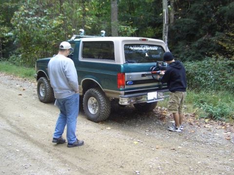1996 Ford Bronco - Securing the hi-lift jack before heading out to trail #5
