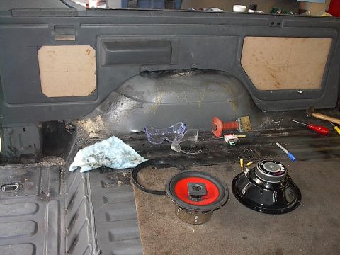 1986 Ford Bronco - Trial fitted the extra grey vinyl side cover after cutting out for the 8" round speaker that will be taking up residence where the 6X8s onc…