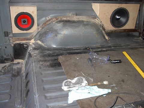 1986 Ford Bronco - Mock up speakers in place for a trial fitting. Plenty of depth and width clearance !