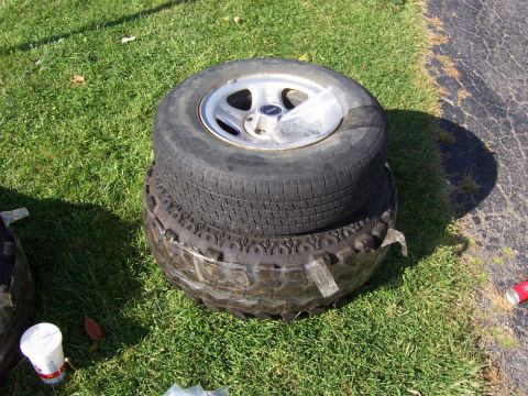 2000 Jeep Cherokee - The new Interco Super Swamper SSR TSL Radial eating my old tire
