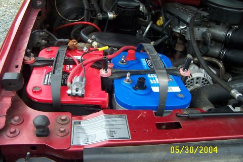 1996 Ford Bronco - Dual battery setup.