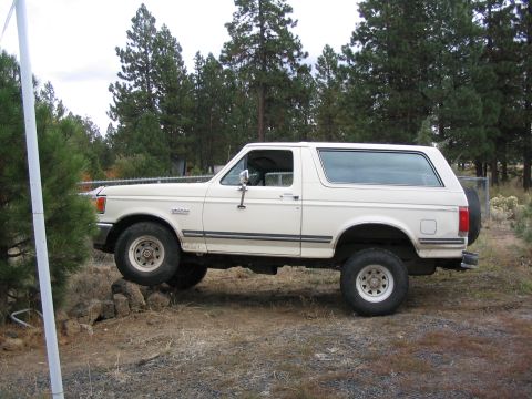 1988 Ford Bronco - a little flexin