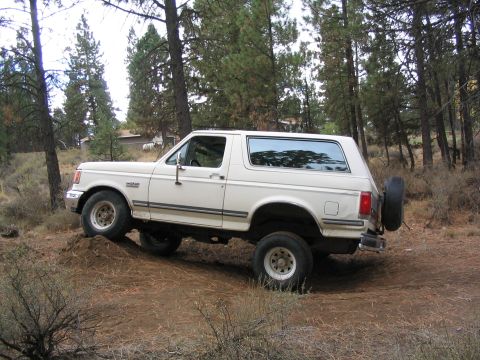 1988 Ford Bronco - good flex out of the rear
