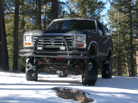 1984 Ford Bronco - Playing in the snow (F.R. 403 in Az.)