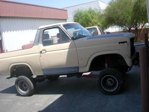 1984 Ford Bronco - This is what happens when your fullsize doesn't fit into a paint bay at a local shop that isn't maaco...