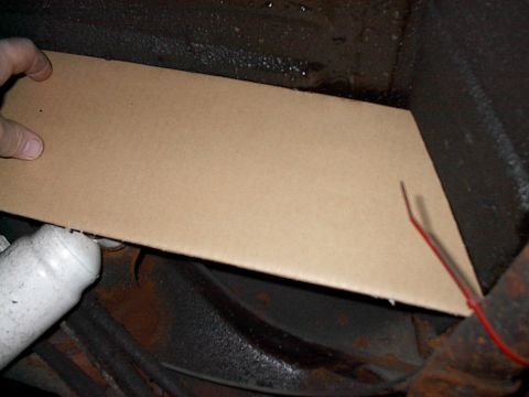 1986 Ford Bronco - Mock up the side walls in cardboard. At 22" wide there's still room to get the shocks off the upper studs, I made sure !