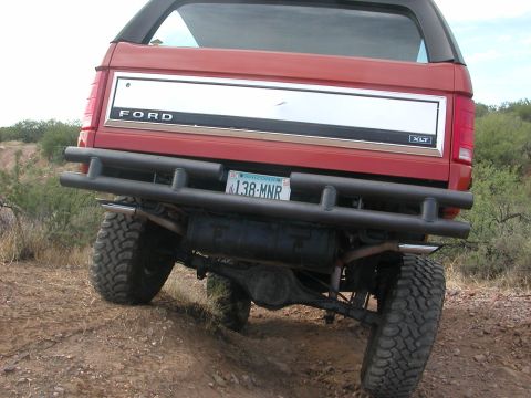 1984 Ford Bronco - Decent Articulation.