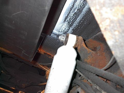 1986 Ford Bronco - There's plenty of room to get the air shock off next time. Note the stud and nut are still lathered in anti-seize compound.