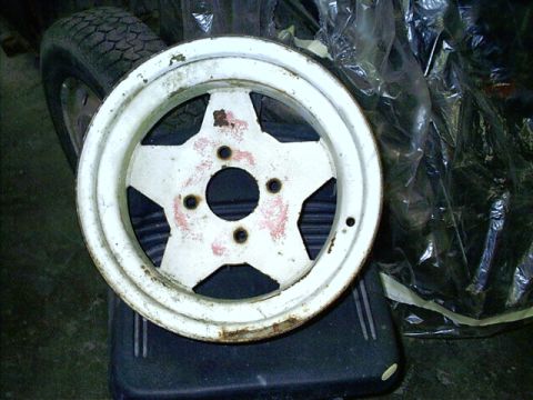 1968 Volkswagen Beetle - Rear wheels before