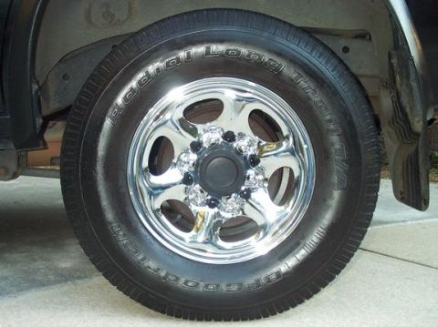 1995 Nissan Pathfinder - Polished chrome and glossed tires. Yep, drop-dead sexy is the only way to put it.