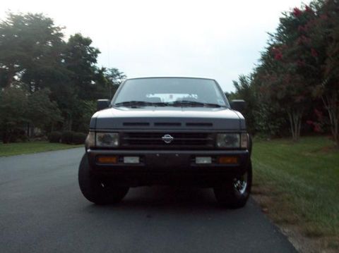 1995 Nissan Pathfinder - Front shot in the street.