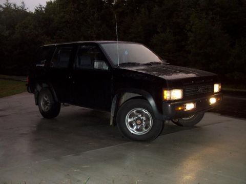 1995 Nissan Pathfinder photo