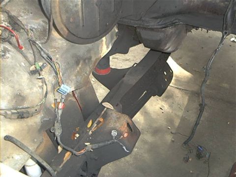 1979 Ford Bronco - Close-up view of engine bay wiring and suspension components, with a Supermotors.net watermark visible.