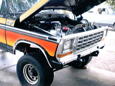 1979 Ford Bronco - The front grille and body style strongly suggest a 1979 Ford Bronco, matching the registry claim.