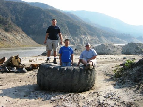 1985 Ford Bronco - found this tire. tried to steal it but it was way too heavy.