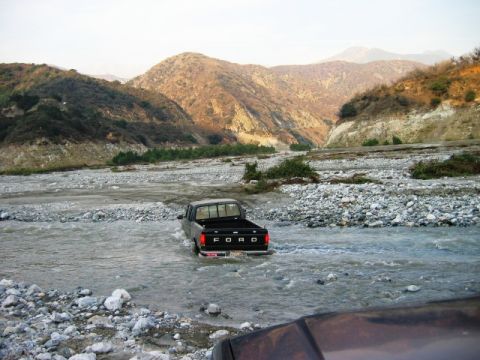 1985 Ford Bronco - uhoh matt got stuck