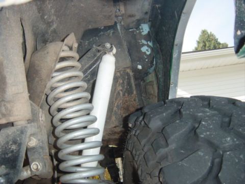 1979 Ford Bronco - Bent shock mount the second time.