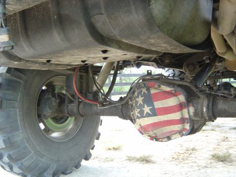 1993 Ford Bronco - The rear axle differential cover is painted with an American flag design.