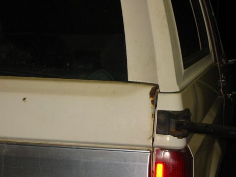 1988 Ford Bronco - this is where its seperating. should have gotten a better pic because it was really coming apart
