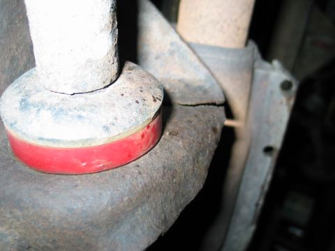1995 Ford Bronco - Passenger side radius arm drop bracket is cracked