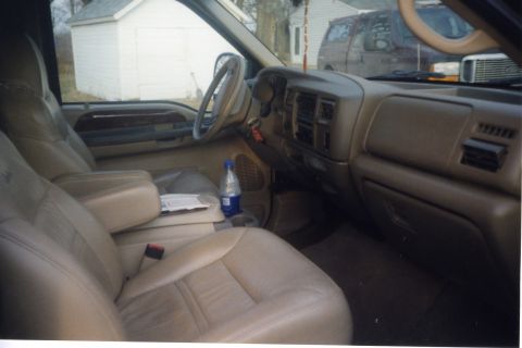 2000 Ford Excursion photo