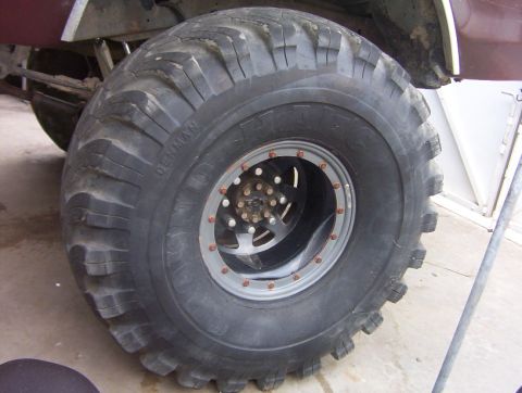 2000 Ford F-450 - 40 inch hawgs with 15 inch beadlocks