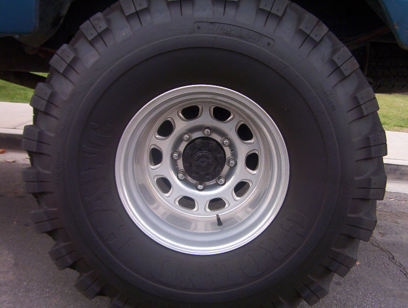 40 inch hawgs, 16.5 X 12 Weld Sidewinders
