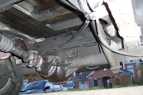 1986 Ford Bronco - and if you look at the underside thats how it looked after the pinion seal went. Oil everywhere.