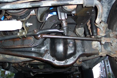 1986 Ford Bronco - Front underside. Gotta degease that.