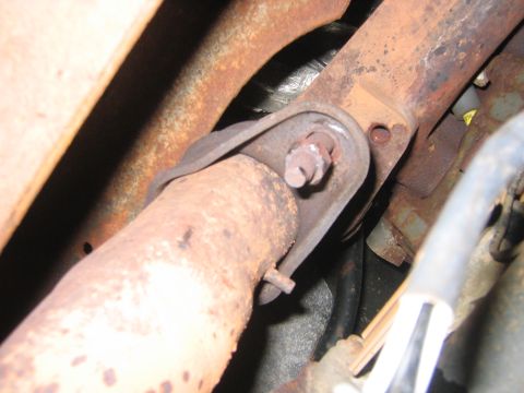 1995 Ford Bronco - This one took the whole stud out, well poo. The nuts were 2 different sizes, a 15mm and 16mm. I thought that was weird?!?