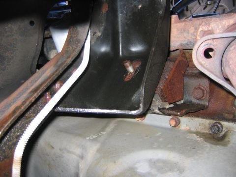 1995 Ford Bronco - Then I unbolted the motor mounts from below, that was easy as pie.