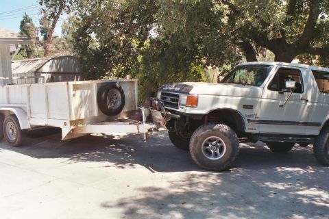 1990 Ford Bronco - Love the front mounted hitch greatly
