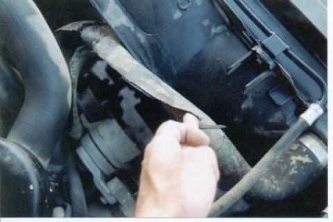 1990 Ford Bronco - heres the damage showing