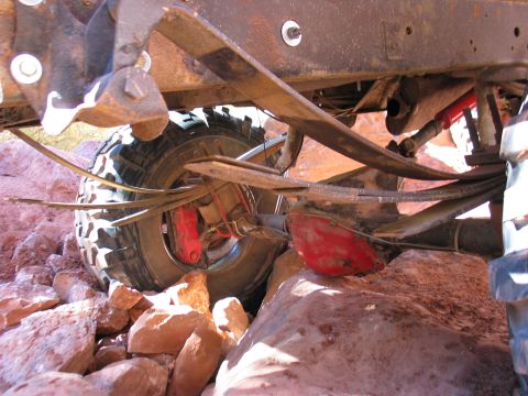 1987 Ford Bronco - forced axle wrap (thanks to the rock on the diff)
