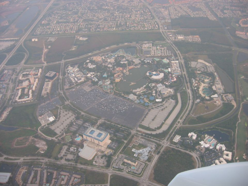 OK after flying over every badass theme park in Orlando I really really wanna go to all of them
And BTW, whoever says there are flight restrictions over major attractions are idiots. Disneyworld is the only one with a flight restriction...that only goes up 3000 feet and like 1 or 2 mile radius. I guarantee someone could crash a plane into Disney before a F-16 shoots them down. These restrictions are stupid and annoying.