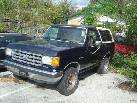 1993 Ford Bronco - This Ford Bronco appears to be from the early 1990s, likely a 1992 model.
