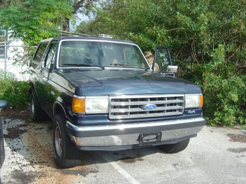 1993 Ford Bronco - This Ford Bronco appears to be from the late 1980s, not a 1993 model.