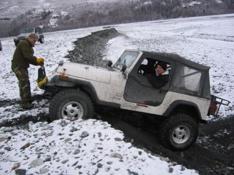1985 Ford Bronco - oops. Jeep broke.. Blew a pinion shaft.