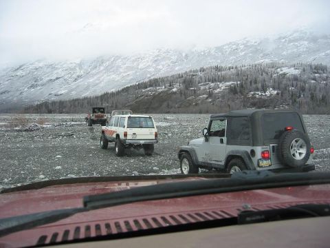 1985 Ford Bronco - Group heading out.