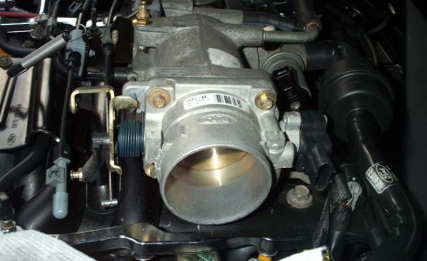 1998 Ford Crown Victoria - 70mm FRPP throttlebody installed.