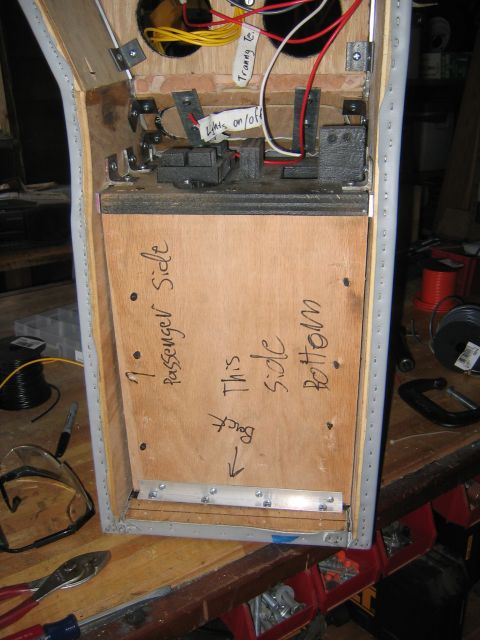 1995 Ford Bronco - Put the divder and bottem on. Now i can finish some more of the wiring.