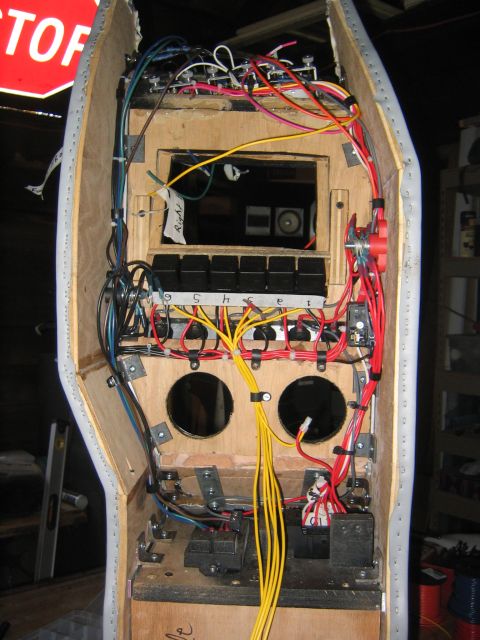 1995 Ford Bronco - Got some more of the wiring done, and about half of the fuse block wired.