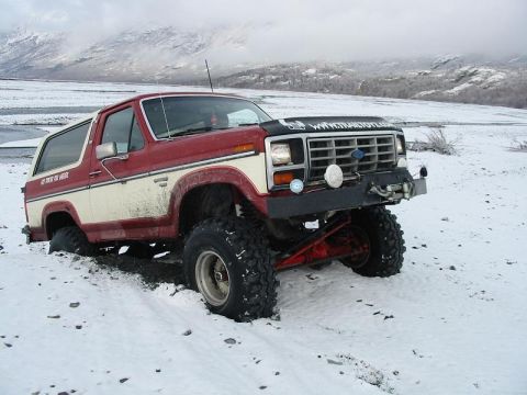 1985 Ford Bronco - Almost made it up the ledge.