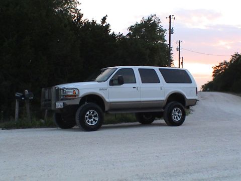 2004 Ford Excursion photo