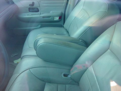 1999 Ford Crown Victoria photo