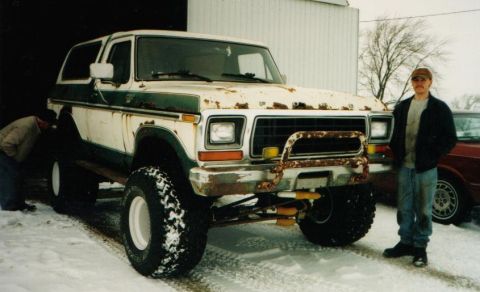 1978 Ford Bronco - This 1978 Ford Bronco is lifted and ready for winter conditions.