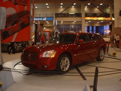 1999 Ford Crown Victoria - 2005 Dodge Magnum