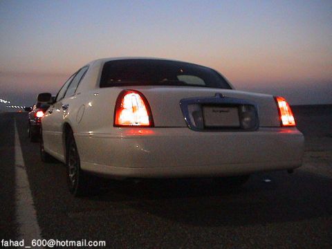 2000 Ford Crown Victoria photo